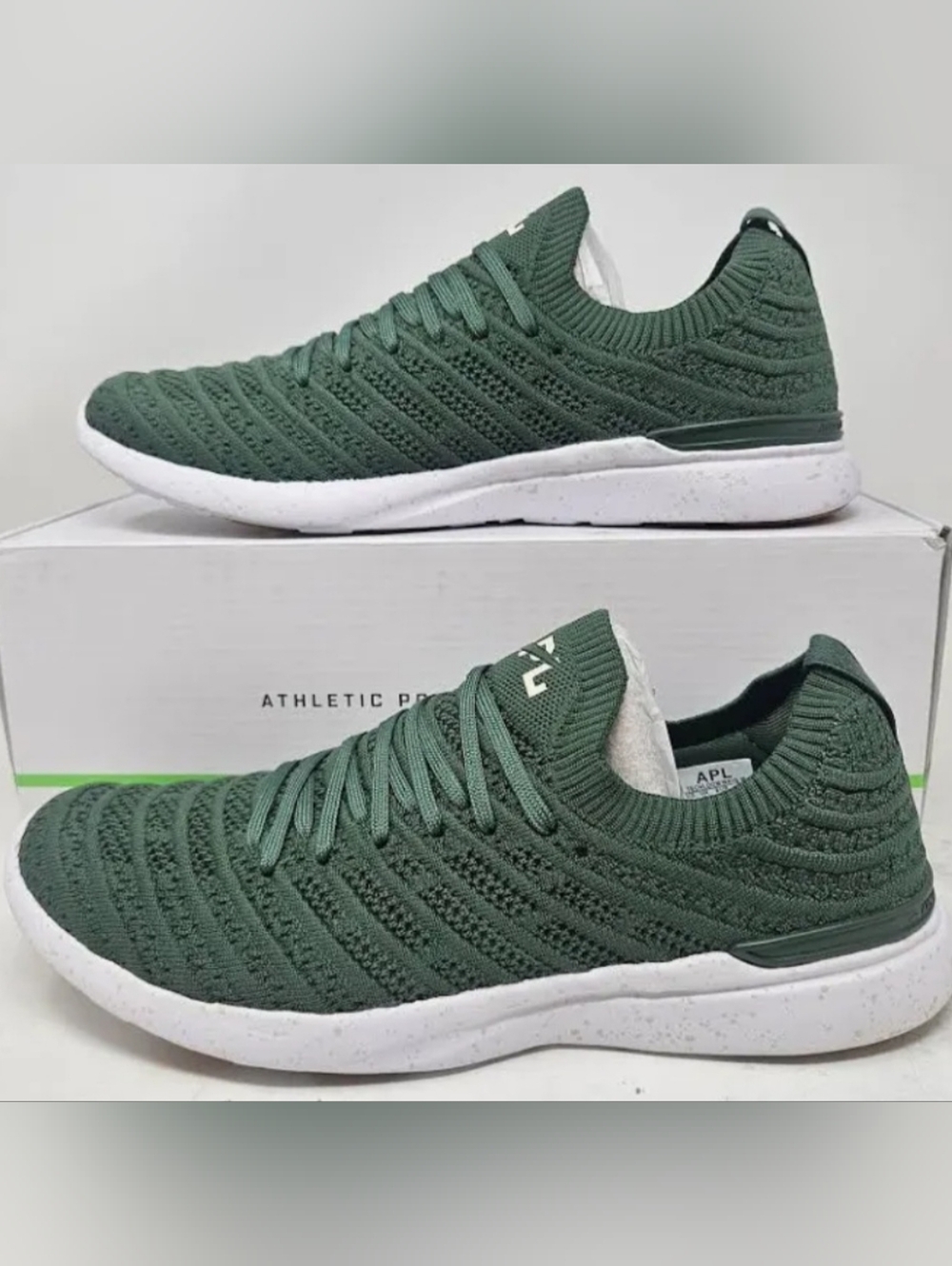 NIB | APL | TechLoom Wave Men’s 9.5 Dark Green | White Speckle Sneakers